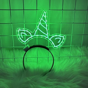 Bandeau <span class=keywords><strong>licorne</strong></span> lumineux à LED en plastique imperméable à l'eau Fournitures de fête Enfants Adultes Décoration de vacances Flash Accessoires de couvre-chef - Product Image 4