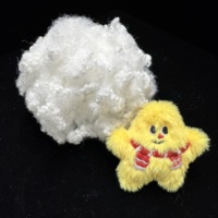 Vente en gros de fibres courtes en polyester HCS vierges blanches 7D pour le rembourrage de jouets en peluche et de poupées