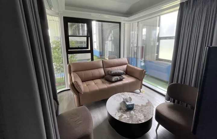 Popular Customizable Tiny Home Inspired Modern Prefab Personalized Size Style Green Steel Material Hotel Space Capsule House
