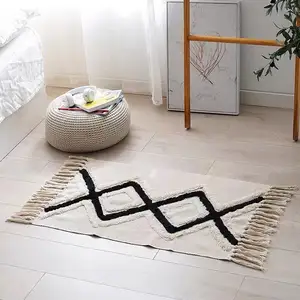 Hot Selling White Handmade Bedroom Floor Rug With Tassel Cotton Linen Carpet Anti Slip With Tassel For Home
