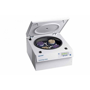 Centrifugeuse Eppendorf 5810 ventilée à bouton-poussoir, mini-centrifugeuse 4 x 750 ml, usage en laboratoire - Product Image 3