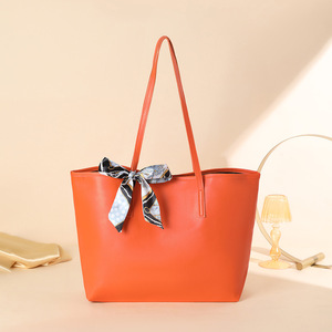 Bolso de Mano Clásico de Lujo IStapromo, en Cuero PU, con Forro de Poliéster, Bolso de Hombro Moderno para Mujer, Ideal para Fin de Semana - Product Image 2