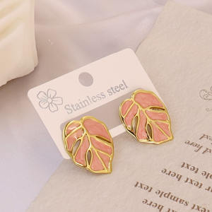 ต่างหูแฟชั่นสีสันสดใส ดีไซน์โดดเด่น ชุดเครื่องประดับสแตนเลสกันน้ำ สีไม่ลอก ของขวัญเครื่องประดับสุดเก๋ - Product Image 4