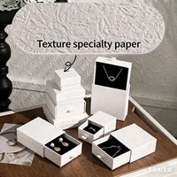 Boîte à bijoux de luxe haut de gamme personnalisée moderne avec doublure en éponge réutilisable, emballage en carton rigide écologique pour bagues