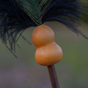 Peacock Feather Duster With Gourd Decoration Bamboo Handle Tassel For Furniture Cleaning Zen Style - Product Image 2