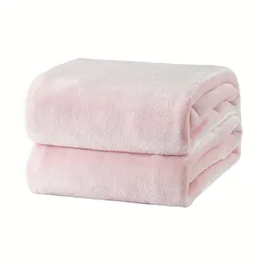 Vente en gros en Chine usine Offres Spéciales couverture bon marché super douce pour bébé couleurs unies flanelle polaire jeter couverture