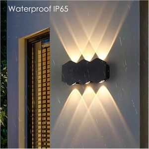 ไฟติดผนัง LED สำหรับภายนอกอาคาร IP65 แบบโมเดิร์น กันน้ำ สำหรับตกแต่งสวน ระเบียง ลานบ้าน และถนน - Product Image 2
