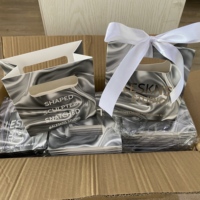 Sacs en papier épais et résistants de haute qualité pour courses, cadeaux, cosmétiques, sacs en papier de luxe personnalisés avec logo estampé à chaud