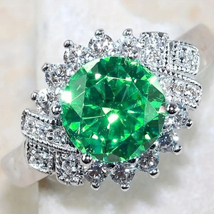 Anello dal Design Accattivante, Stile Audace per Donne - Product Image 3