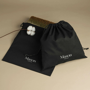 Sac de rangement en coton noir écologique de grande taille avec cordon de serrage et logo, emballage cadeau réutilisable en coton, pochette pour vêtements - Product Image 5