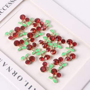 TSZS Aleación de lujo 3D rojo cereza Nail Art Rhinestone Charms 20 piezas suministros de manicura pegatinas calcomanías cereza decoración de <span class=keywords><strong>uñas</strong></span> - Product Image 2