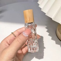 Vente en gros de flacons roll-on de 10 ml avec billes en acier et bouchon en aluminium électroplaqué, emballage multicouche