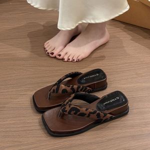Sandalias de Verano para Mujer con Suela Gruesa y Tacón Elevado, Estilo 2026, Cómodas Sandalias de Playa Perfectas para Vestidos - Product Image 1