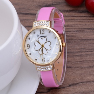 Montre pour femme à cadran coquille, style coréen minimaliste, bracelet en cuir ultra fin, montre à quartz pour femme, vente en gros d'usine - Product Image 5