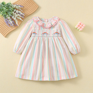 Abito da bambina in cotone con ricamo a cartoni animati arcobaleno, gonna a righe colorate con coulisse, nuova collezione primavera autunno 2026 - Product Image 1