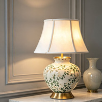 Lampe de table en céramique à motif floral, abat-jour en tissu, lampe de chevet décorative pour chambre à coucher, hôtel, intérieur de maison, éclairage de table