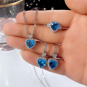 Ensemble de <span class=keywords><strong>bijoux</strong></span> Elfic Heart, collier et boucles d'oreilles pour femmes, <span class=keywords><strong>bijoux</strong></span> en gros, plaqué or 14 carats, alliage de zircon, pendentif en forme de cœur, style punk - Product Image 4