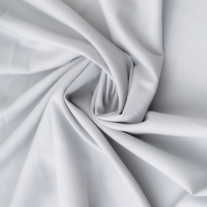 Leichter Stoff aus 48% Bambus, 48% Polyester, 4% Elasthan, knitterarm und dehnbar, für die Hemdproduktion. - Product Image 1