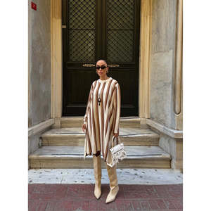 Vestido de Punto a Rayas con Cuello Redondo, Corte Holgado, Uso Diario Informal, Color BISCUIT - Product Image 3