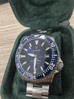 Montre de plongée mécanique sportive YAGUER personnalisée de luxe avec boîtier en acier inoxydable, résistante à l'eau jusqu'à 200 m, luminescente