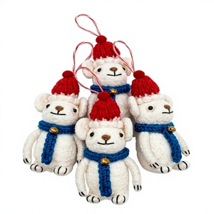 Adorno Navideño de Oso Polar Tejido a Mano, Ecológico, Rústico y Tradicional, 100% Lana, con Gorro Rojo, Bufanda Azul y Campana, para Colgar en la Pared - Product Image 1