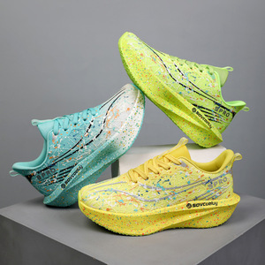 Chaussures de course sportives pour hommes avec semelles antidérapantes, fermeture à lacets et à enfiler - Product Image 4