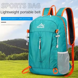 Sac à dos de sport unisexe léger et pliable pour l'extérieur, sac de randonnée portable en nylon et polyester imperméable avec fermeture éclair, motif lettre tendance - Product Image 3