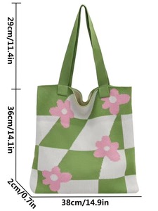Florale Karo-Stricktasche Grün-Weiß Schachbrettmuster Handtasche Rosa Blumen Gänseblümchen Schultertasche Individuelles Logo Geringe Mindestbestellmenge Großhandel - Product Image 3