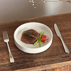 Assiettes rondes en céramique de <span class=keywords><strong>porcelaine</strong></span> noire et <span class=keywords><strong>blanche</strong></span> en gros, <span class=keywords><strong>design</strong></span> de dîner haut de gamme, <span class=keywords><strong>assiette</strong></span> à steak vierge pour restaurant - Product Image 5