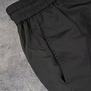 Pantalon de survêtement en polyester à rayures et jambes larges surdimensionné en gros Pantalon de survêtement en nylon pour hommes avec impression de logo personnalisé - Product Image 5