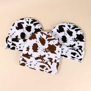 Cappelli a cuffia in maglia Jacquard con stampa di mucca invernale che ispessiscono i berretti caldi con motivo zebrato - Product Image 3
