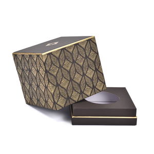 Caja de Regalo Cuadrada de Cartón Rígido con Lámina Dorada Reciclada de Diseño Único, para Velas Aromáticas, con Logotipo Personalizado - Product Image 1