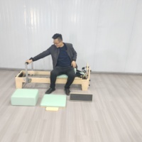 Triangle d'escalade Montessori en bois d'érable pour enfants, aire de jeux éducative personnalisée