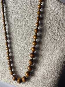 Colliers en bois faits à la main, confectionnés à partir de perles de bois naturel lisses, conçus pour un usage décontracté, ethnique et quotidien - Product Image 6