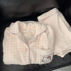 <span class=keywords><strong>Pijama</strong></span> de lana de Coral grueso de <span class=keywords><strong>Invierno</strong></span> para mujer Otoño e <span class=keywords><strong>Invierno</strong></span> 2025 nuevo estilo lindo ropa de casa de dos piezas - Product Image 4