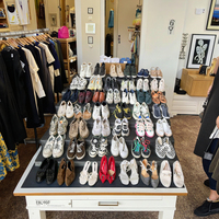 Liquidation directe d'usine Styles mixtes Stock de chaussures d'occasion de divers types disponibles en gros en lots
