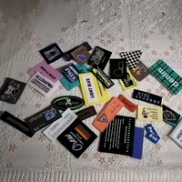 Écusson de broderie personnalisé avec logo brodé au fer sur un écusson de broderie personnalisé en stock prêt