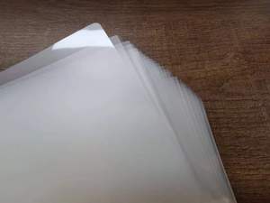 Vente directe usine – Rouleau de <span class=keywords><strong>film</strong></span> de plastification <span class=keywords><strong>thermique</strong></span> A3 A4 5mil pour la <span class=keywords><strong>protection</strong></span> de rapports, photos et documents - Product Image 3
