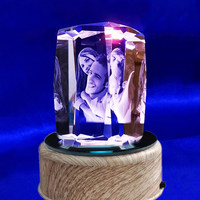 Gravure de cristal 3D de personnage, photo personnalisée, convient comme cadeau de mariage créatif, ornement de bureau