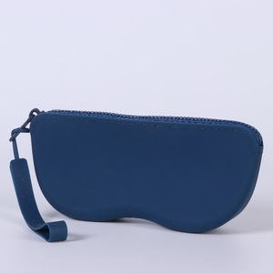 Étui de voyage étanche pour <span class=keywords><strong>lunettes</strong></span> Sac de rangement pour <span class=keywords><strong>lunettes</strong></span> en silicone Étui à <span class=keywords><strong>lunettes</strong></span> portable et durable pour la plupart des <span class=keywords><strong>lunettes</strong></span> et <span class=keywords><strong>lunettes</strong></span> de soleil - Product Image 1