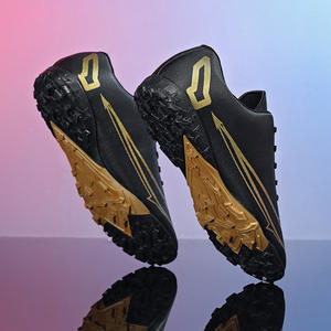 أحذية كرة قدم خفيفة الوزن مخصصة للطلاب من المصنع، أحذية رياضية مريحة من المطاط للأولاد والبنات - Product Image 2