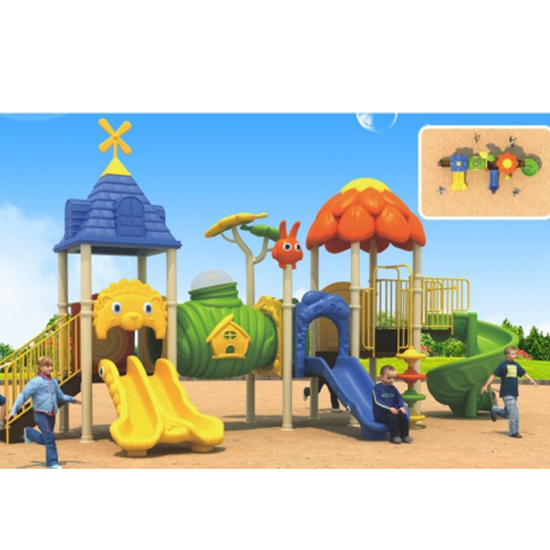 Aire de jeux sur le thème du jardin