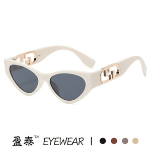 แว่นกันแดดทรงแคทอาย ยี่ห้อ Yingtai กรอบพลาสติกสีดำ ป้องกันรังสียูวี 400 สำหรับทุกเพศ - Product Image 3