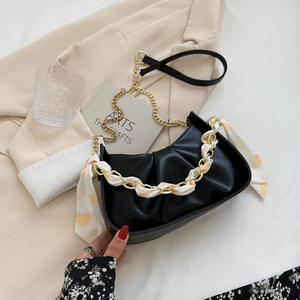 Bolso de hombro plegable Cloud Bag de moda para mujer, bolsos al por mayor, bolso para mujer, bandolera de piel sintética con cadena - Product Image 3