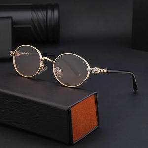 Lunettes de soleil sur mesure de style européen et américain à petite monture pour femmes, protection UV400, verres en PC, style Instagram, emballage en boîte - Product Image 1