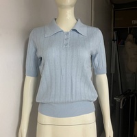 OEM/ODM Atasan Polo Rajut Pointelle Wanita yang Chic dengan Lengan Pendek, Kerah Klasik, dan Kancing Depan untuk Gaya Musim Panas.