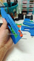 Slingshot de type carte en plastique pour entrepôt, pour les 6 ans et plus, avec rangement de munitions intégré, pliable, conception à chargement par poussée, anti-stress créatif