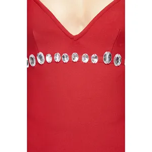 Mini Abito Fasciante Rosso con Cristalli e Decorazioni a Comma - Product Image 5