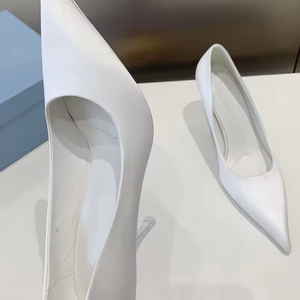 Chaussures à talons hauts en cuir véritable pour femmes Talons blancs Fabriquées à la main Marque de luxe Chaussures à talons hauts de créateur de luxe avec logo - Product Image 5