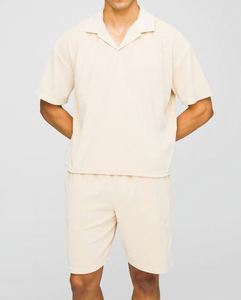 Ensemble de jogging personnalisé en velours, coupe oversize et carrée, avec polo à revers à manches courtes et short, coloris Stone - Product Image 1
